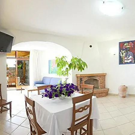 Sleeps 6 Pool Air Con Wifi Apartament